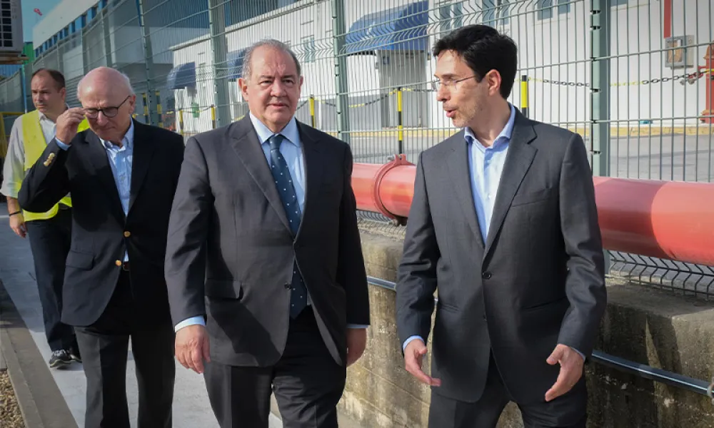 PORTUGUESE MINISTER OF THE ECONOMY AND THE SEA visiting ASCENZA'S FACTORY. In the image the minister António Costa Silva, along Eric Van Innis, Rovensa's CEO  and Nuno Loureiro, ROVENSA's CFO