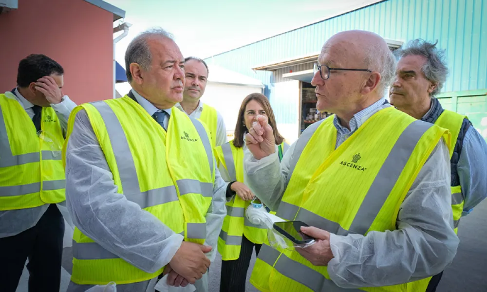 PORTUGUESE MINISTER OF THE ECONOMY AND THE SEA visiting ASCENZA'S FACTORY. In the image the minister António Costa Silva, along Eric Van Innis, Rovensa's CEO 